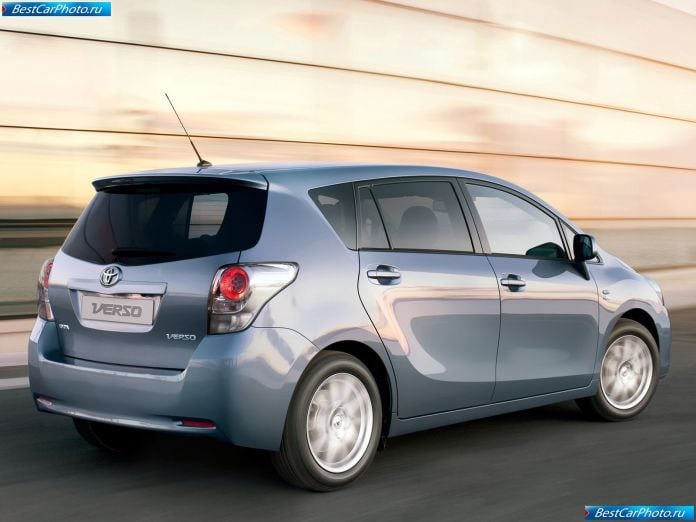 2010 Toyota Verso - фотография 18 из 27