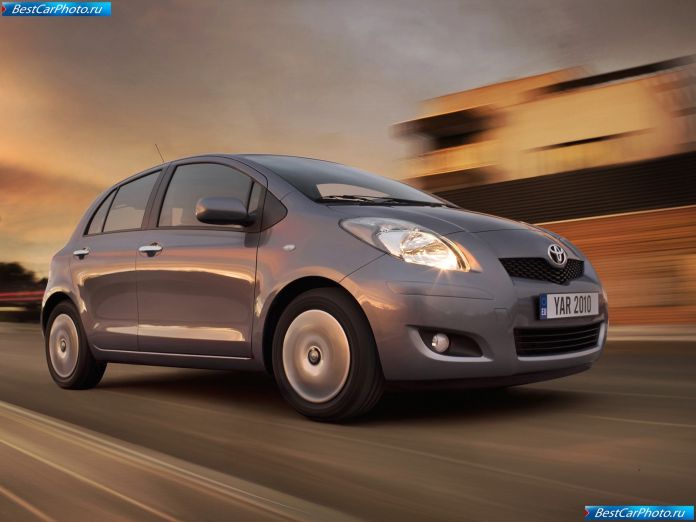 2010 Toyota Yaris - фотография 3 из 28