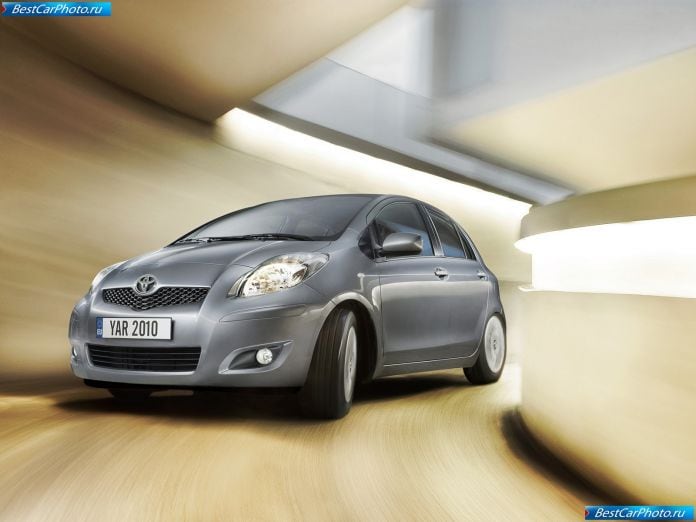 2010 Toyota Yaris - фотография 4 из 28