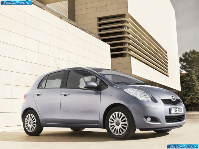 2010 Toyota Yaris - фотография 6 из 28
