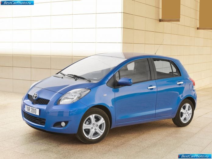 2010 Toyota Yaris - фотография 8 из 28
