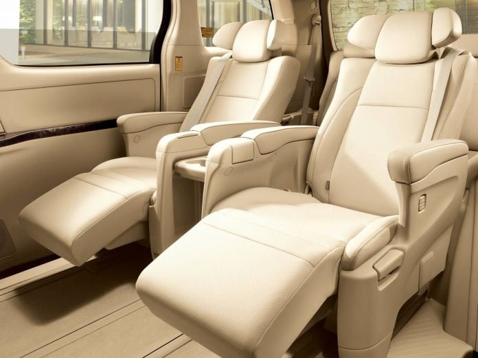2011 Toyota Alphard - фотография 3 из 20