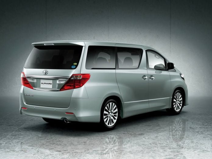 2011 Toyota Alphard - фотография 13 из 20