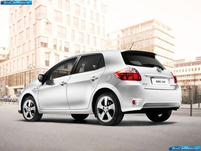2011 Toyota Auris Hsd - фотография 4 из 14