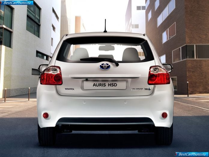 2011 Toyota Auris Hsd - фотография 6 из 14