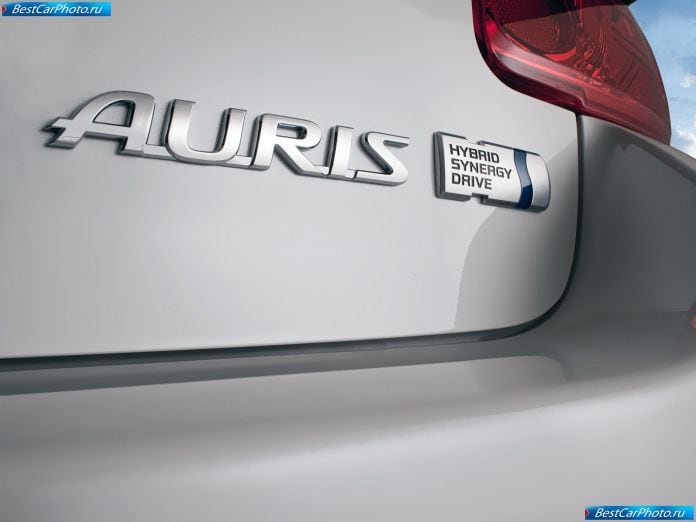 2011 Toyota Auris Hsd - фотография 9 из 14