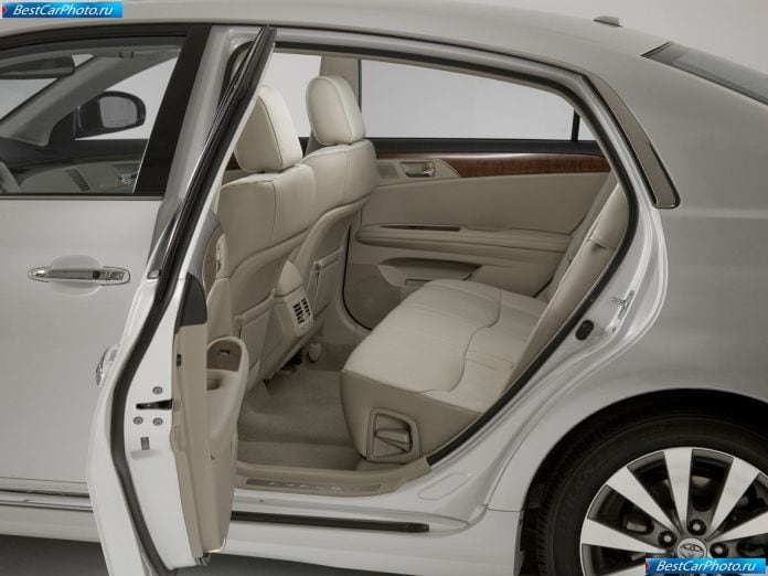 2011 Toyota Avalon - фотография 26 из 67
