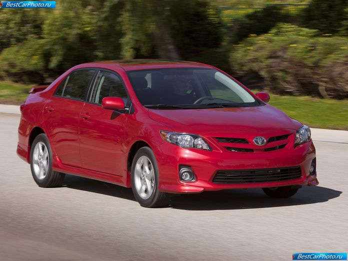 2011 Toyota Corolla - фотография 7 из 37