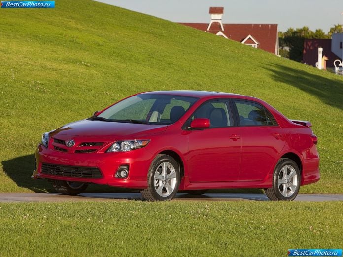 2011 Toyota Corolla - фотография 8 из 37