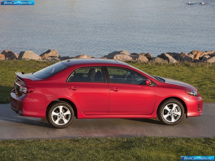 2011 Toyota Corolla - фотография 15 из 37
