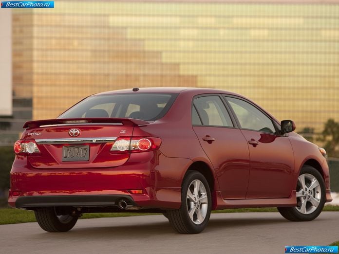 2011 Toyota Corolla - фотография 17 из 37