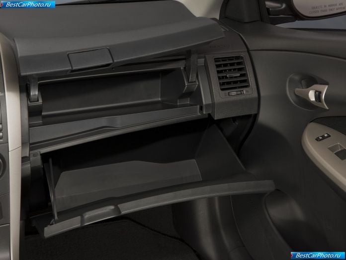2011 Toyota Corolla - фотография 30 из 37