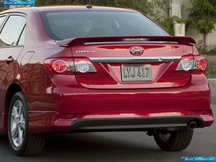2011 Toyota Corolla - фотография 31 из 37