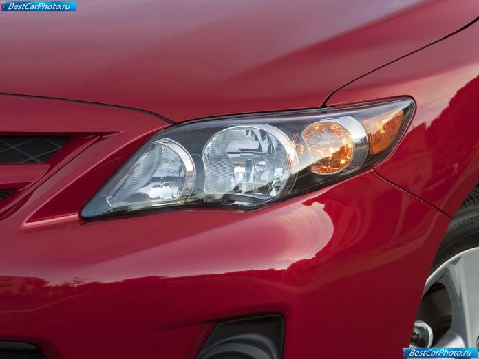 2011 Toyota Corolla - фотография 32 из 37