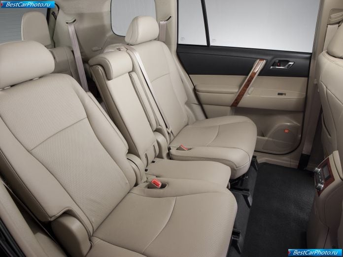 2011 Toyota Highlander - фотография 27 из 49