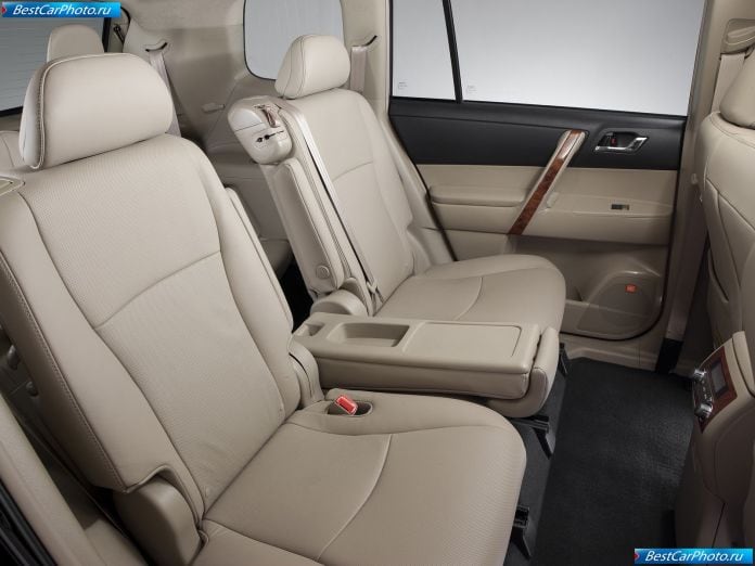 2011 Toyota Highlander - фотография 28 из 49