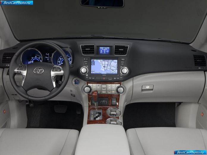 2011 Toyota Highlander Hybrid - фотография 18 из 34