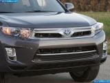 toyota_2011-highlander_hybrid_1600x1200_021.jpg