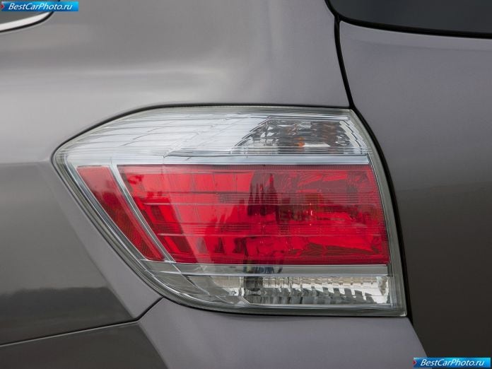 2011 Toyota Highlander Hybrid - фотография 24 из 34