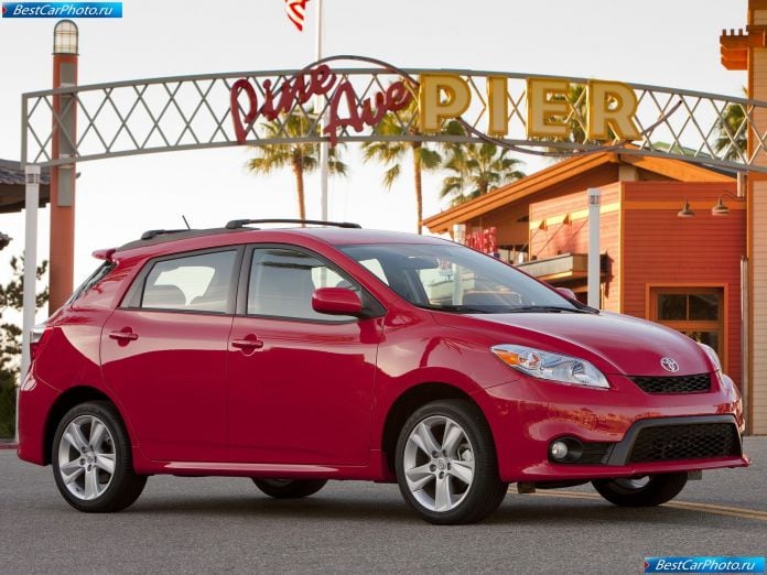 2011 Toyota Matrix - фотография 9 из 38