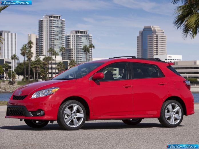 2011 Toyota Matrix - фотография 12 из 38
