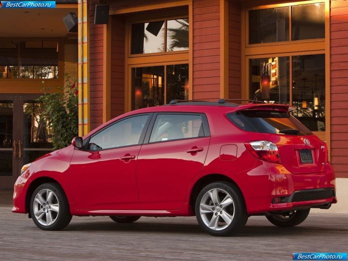 2011 Toyota Matrix - фотография 18 из 38