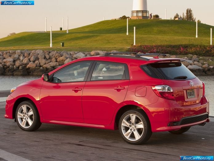 2011 Toyota Matrix - фотография 19 из 38