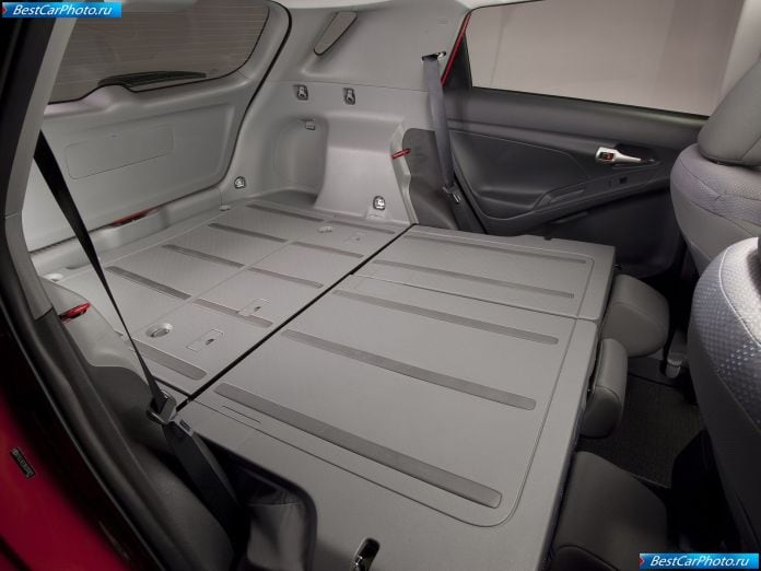 2011 Toyota Matrix - фотография 31 из 38