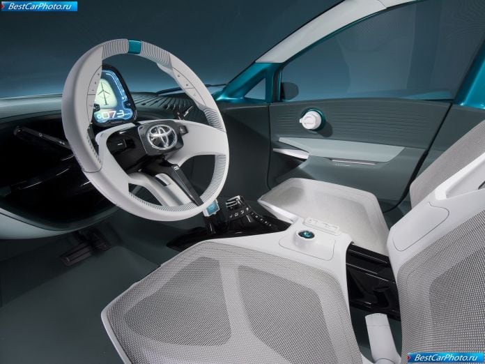 2011 Toyota Prius C Concept - фотография 10 из 28