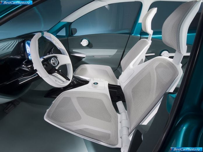 2011 Toyota Prius C Concept - фотография 11 из 28