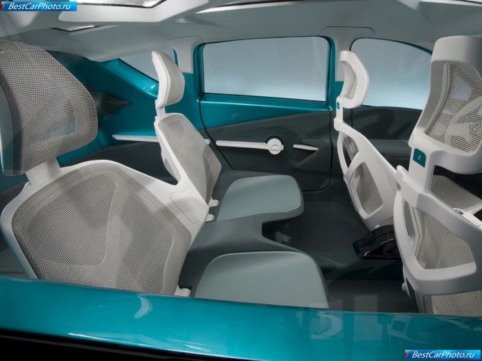2011 Toyota Prius C Concept - фотография 13 из 28