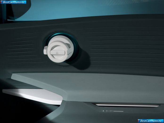 2011 Toyota Prius C Concept - фотография 16 из 28