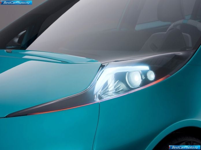 2011 Toyota Prius C Concept - фотография 18 из 28