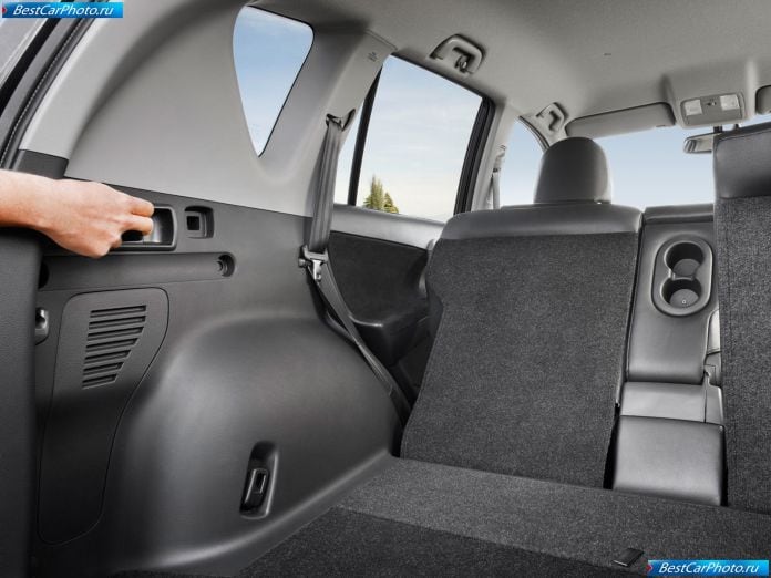 2011 Toyota Rav4 - фотография 15 из 16