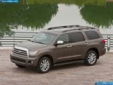 toyota_2011-sequoia_1600x1200_009.jpg