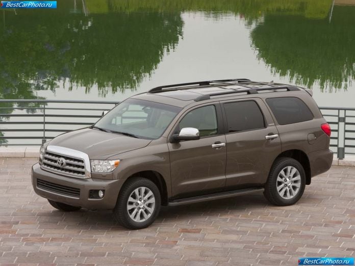 2011 Toyota Sequoia - фотография 9 из 47