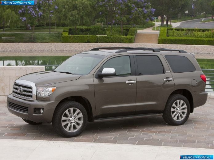 2011 Toyota Sequoia - фотография 10 из 47