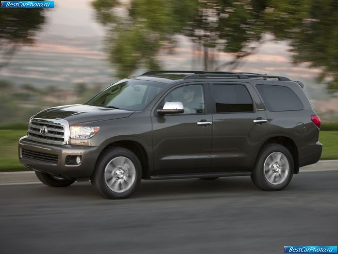 2011 Toyota Sequoia - фотография 12 из 47