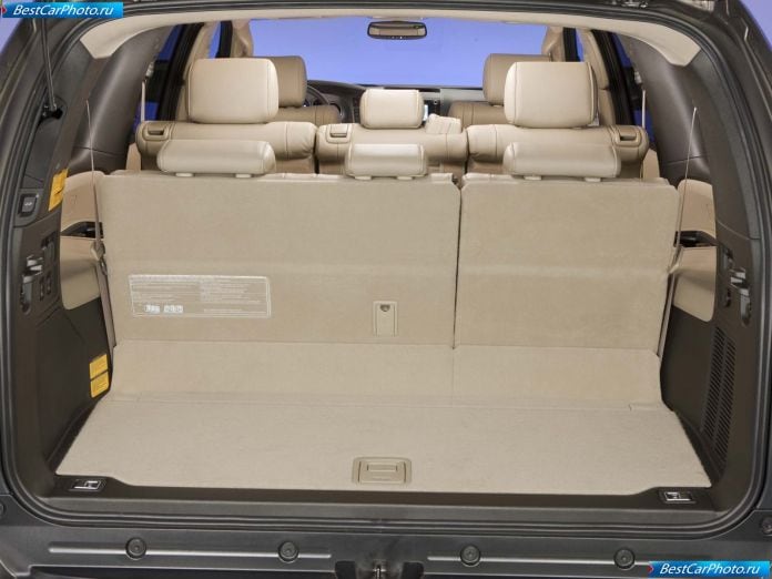 2011 Toyota Sequoia - фотография 27 из 47