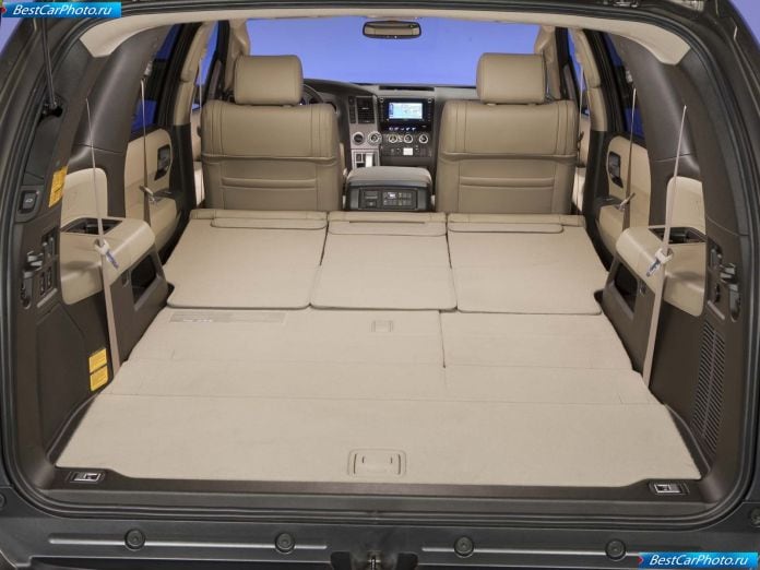 2011 Toyota Sequoia - фотография 31 из 47