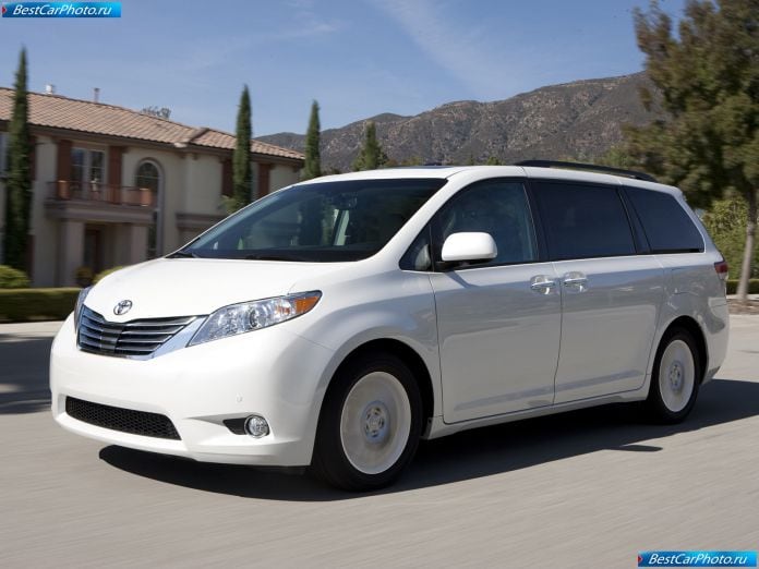 2011 Toyota Sienna - фотография 5 из 117