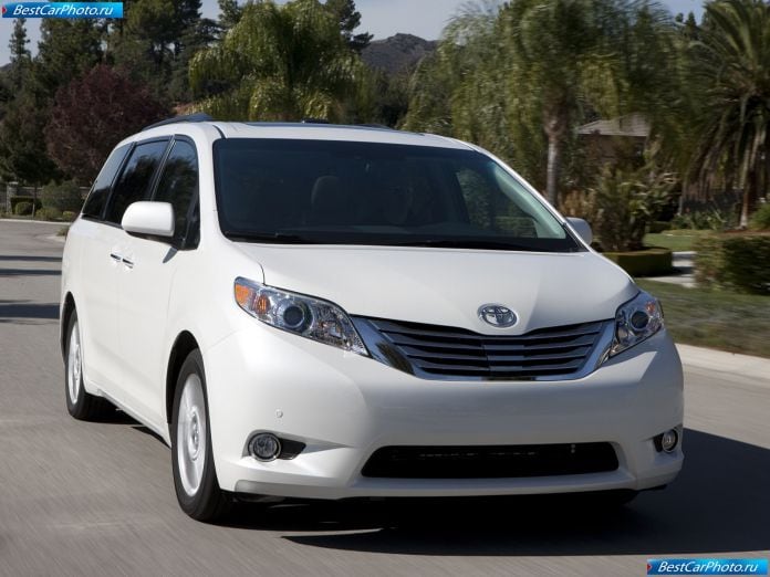 2011 Toyota Sienna - фотография 7 из 117