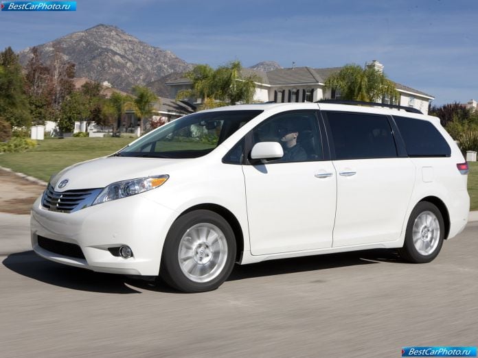 2011 Toyota Sienna - фотография 9 из 117