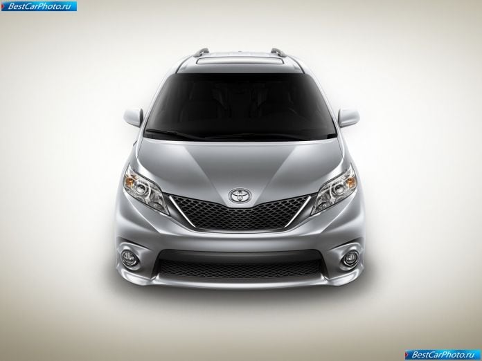2011 Toyota Sienna - фотография 22 из 117