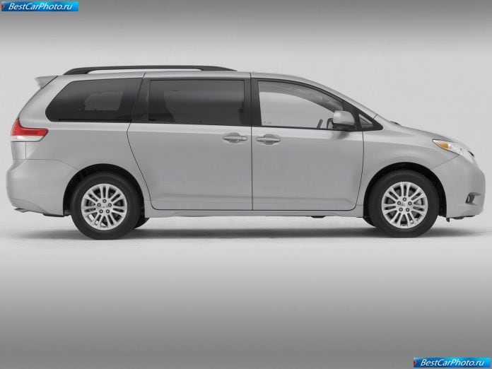 2011 Toyota Sienna - фотография 25 из 117