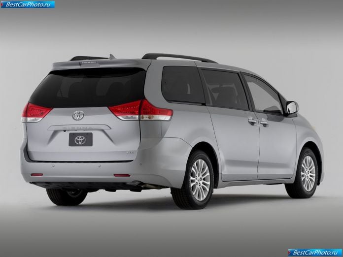 2011 Toyota Sienna - фотография 26 из 117