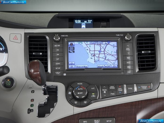 2011 Toyota Sienna - фотография 37 из 117