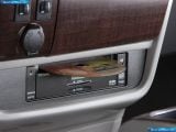 toyota_2011-sienna_1600x1200_038.jpg