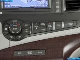toyota_2011-sienna_1600x1200_039.jpg