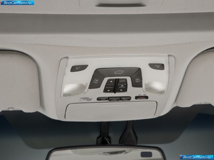 2011 Toyota Sienna - фотография 63 из 117